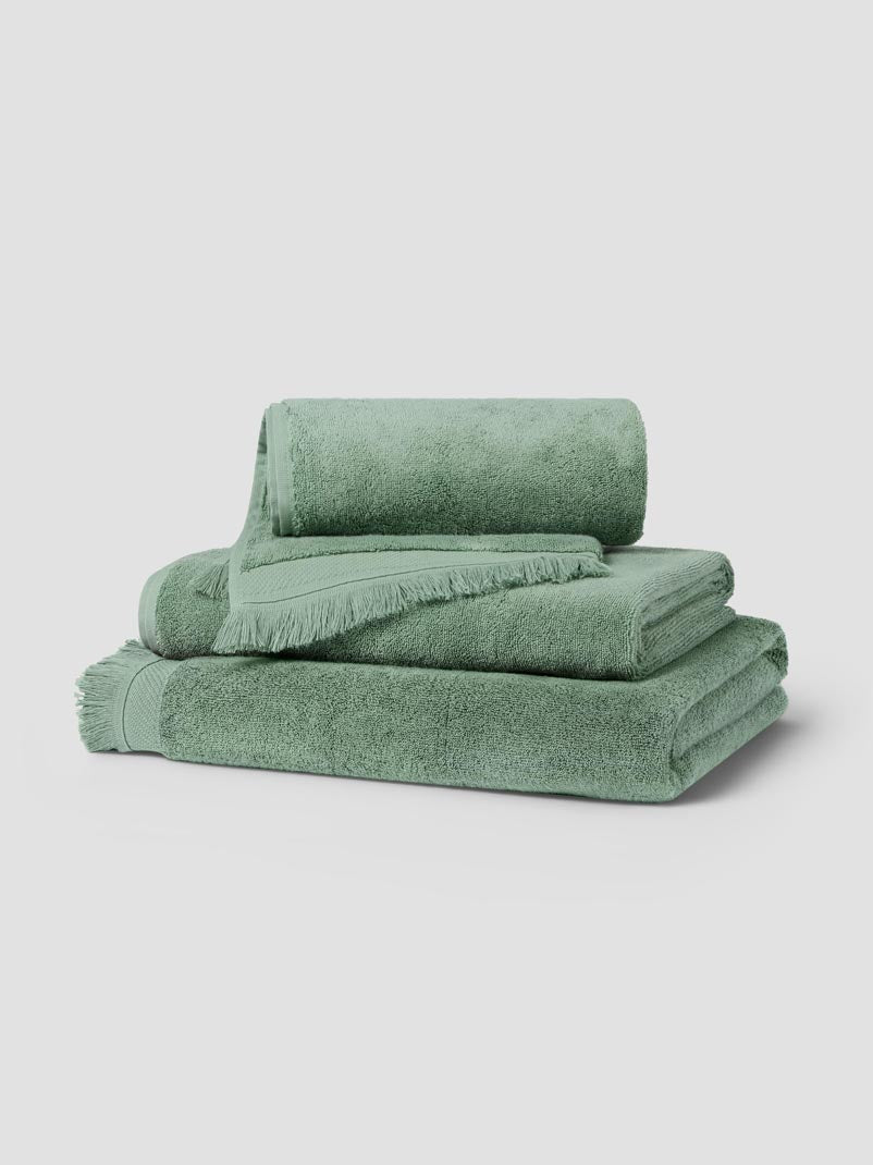 FRINGE-EDGE-TOWEL-MOSS-GREENgroup-1
