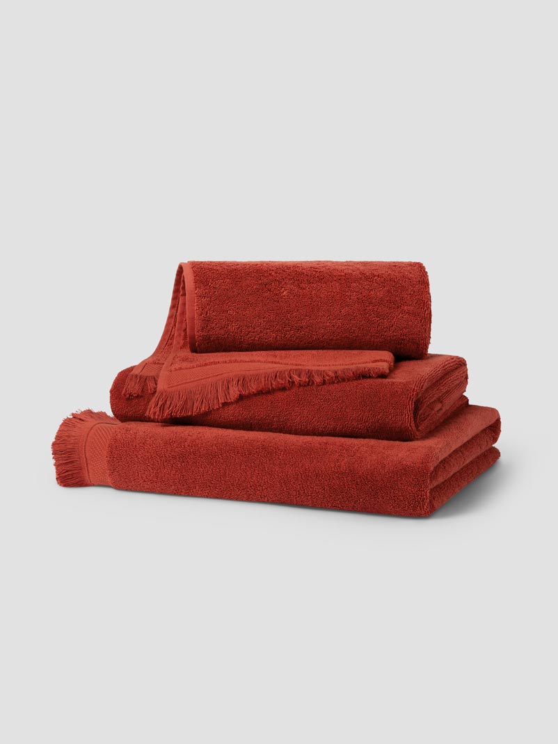 FRINGE-EDGE-TOWEL-SANDSTONE-REDgroup