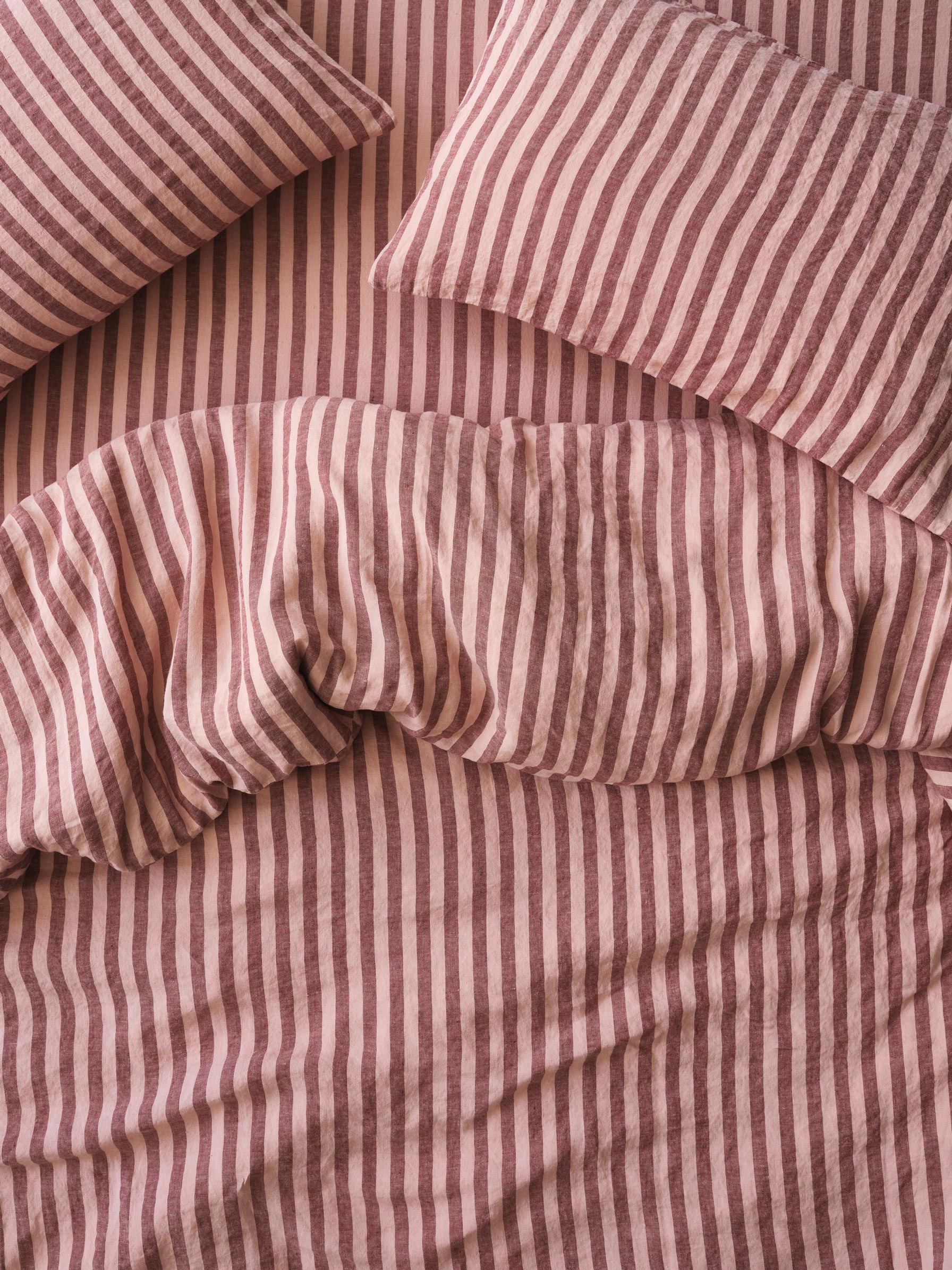 OH_PEM_STRIPE_RHUBARB_ROSE_032-copy_85269307-94f5-44c3-8f2a-8ea91bd4b60f