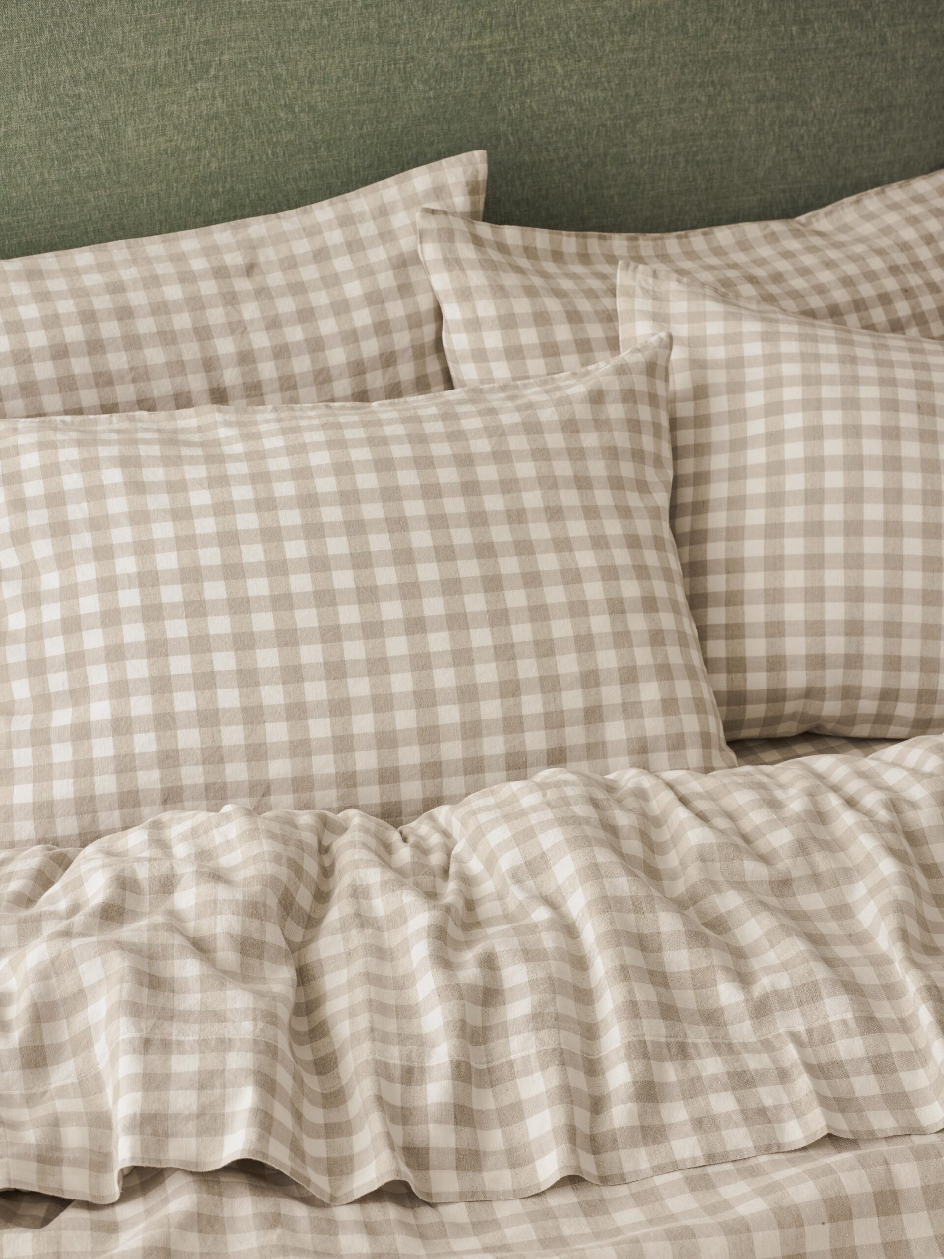 Oatmeal_Pembroke_Gingham_Linen_Blend_Pillowcases_Pair_1