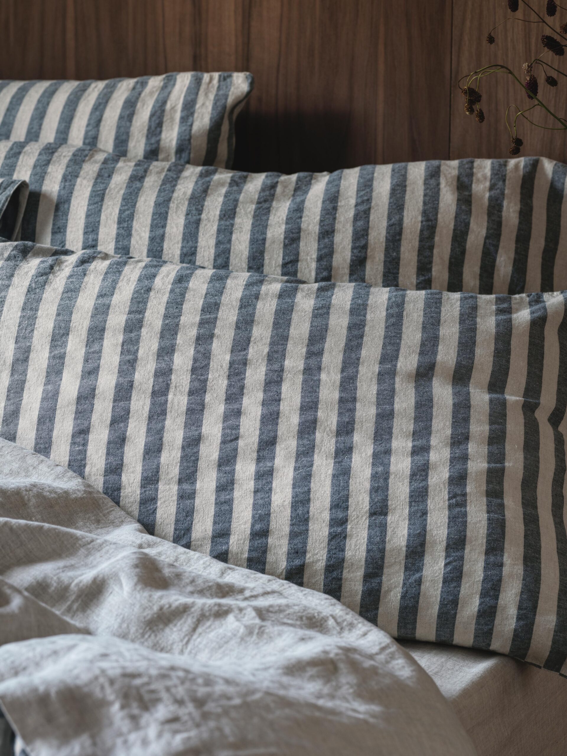 Piglet_07.24_Blue_Pembroke_Stripe_0180.jpg1_copy