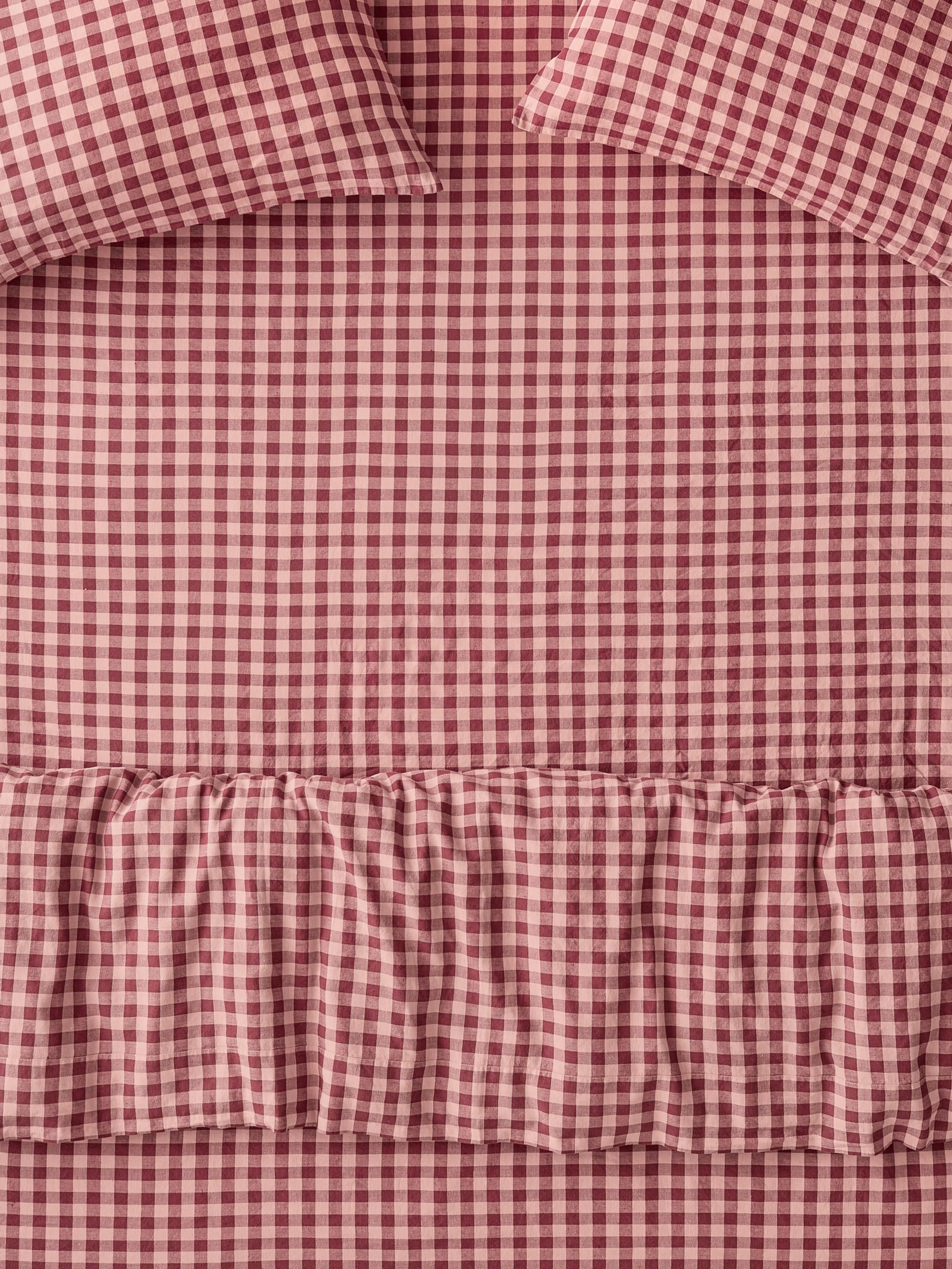 Rhubarb_Rose_Pembroke_Gingham_Linen_Blend_Fitted_Sheet_1